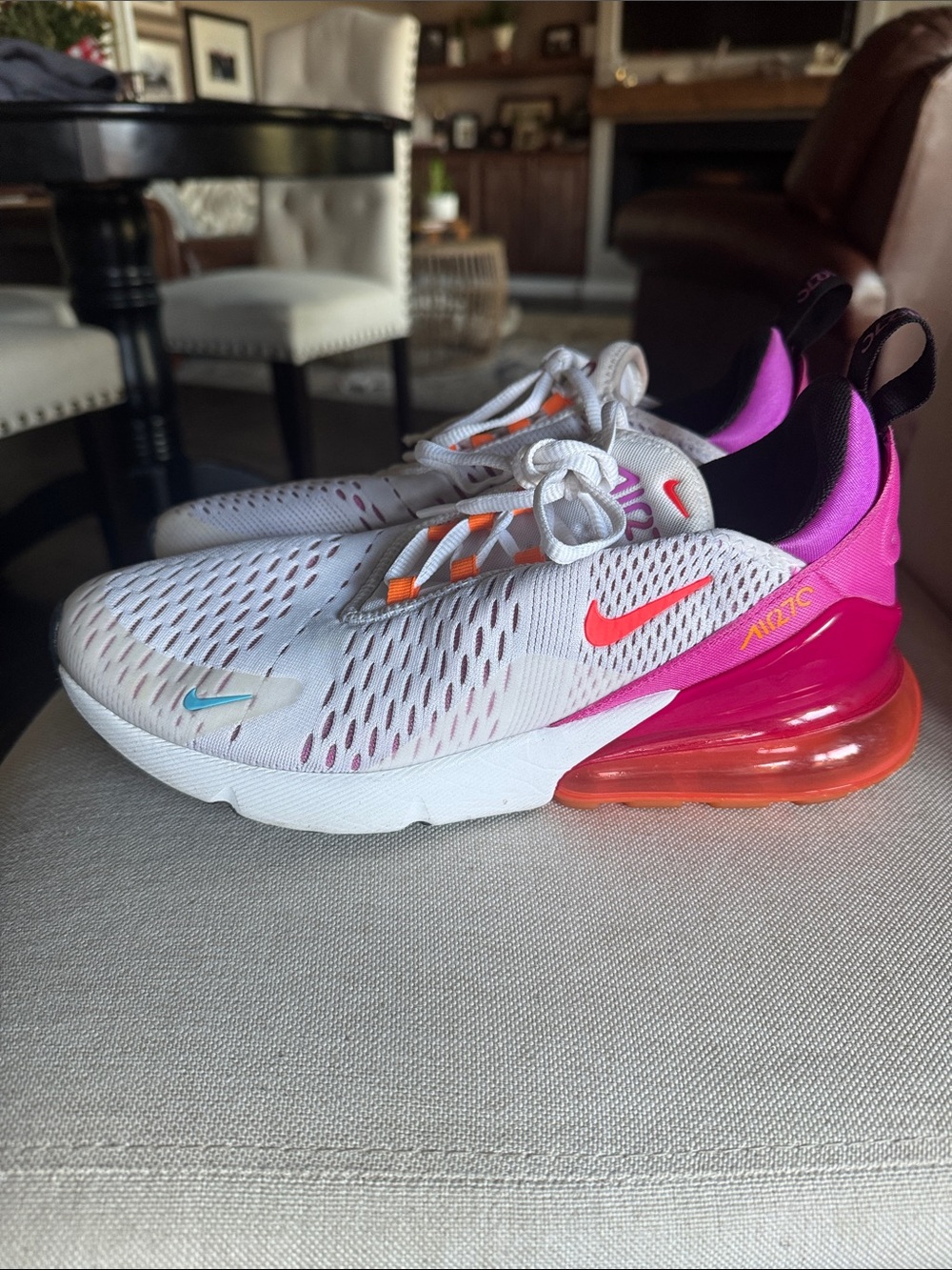 Nike Air Max 270 Women’s Running Shoes - White/Pink size 9